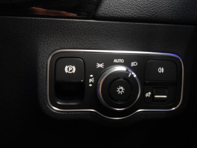ＧＬＡクラス ＧＬＡ２００ｄ　４マチック　ＡＭＧライン　ディーラー車　右ハンドル　ナビｔＶ　Ｂｌｕｅｔｏｏｔｈ接続　ワイドスクリーン　マルチビームＬＥＤ　マルチアラウンドモニター　ハーフレザー＆ヒーター　パワーバックドア（17枚目）
