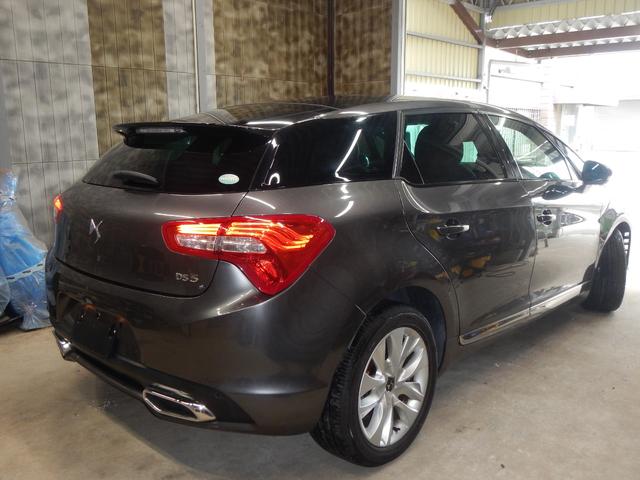 ＤＳ５ シック　ブルーＨＤｉ　レザーパッケージ　シック　ブルーＨＤｉ　レザーパッケージ５名）茶系レザー　ＤＥＮＯＮスピーカー　ガラスルーフ　クルコン　ナビＴＶカメラ　前席パワーシート＆ヒーター（8枚目）