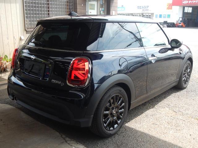ＭＩＮＩ クーパーＤ　エッセンシャル・トリム　ハーフレザー　シートヒーター　カープレイ　バックカメラ　ミラー型ＥＴＣ　ドラレコ　オートクルーズ（8枚目）
