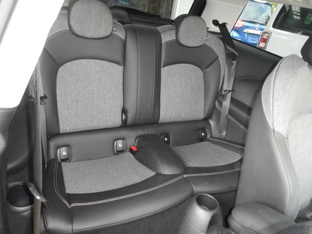 ＭＩＮＩ クーパーＤ　エッセンシャル・トリム　ハーフレザー　シートヒーター　カープレイ　バックカメラ　ミラー型ＥＴＣ　ドラレコ　オートクルーズ（25枚目）