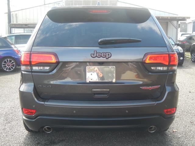 ジープ・グランドチェロキー トレイルホーク　限定車　１オーナー　ナビＴＶ切替カメラ　カープレイ　専用インテリア　前席パワーシート　前後Ｓヒーター　パワーバックドア　ヒッチメンバー（11枚目）