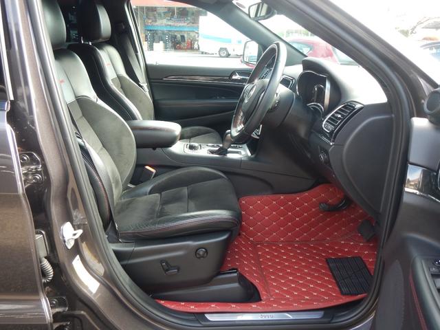 ジープ・グランドチェロキー トレイルホーク　限定車　１オーナー　ナビＴＶ切替カメラ　カープレイ　専用インテリア　前席パワーシート　前後Ｓヒーター　パワーバックドア　ヒッチメンバー（23枚目）