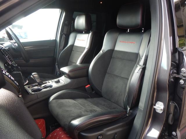 ジープ・グランドチェロキー トレイルホーク　限定車　１オーナー　ナビＴＶ切替カメラ　カープレイ　専用インテリア　前席パワーシート　前後Ｓヒーター　パワーバックドア　ヒッチメンバー（24枚目）