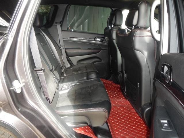 ジープ・グランドチェロキー トレイルホーク　限定車　１オーナー　ナビＴＶ切替カメラ　カープレイ　専用インテリア　前席パワーシート　前後Ｓヒーター　パワーバックドア　ヒッチメンバー（25枚目）