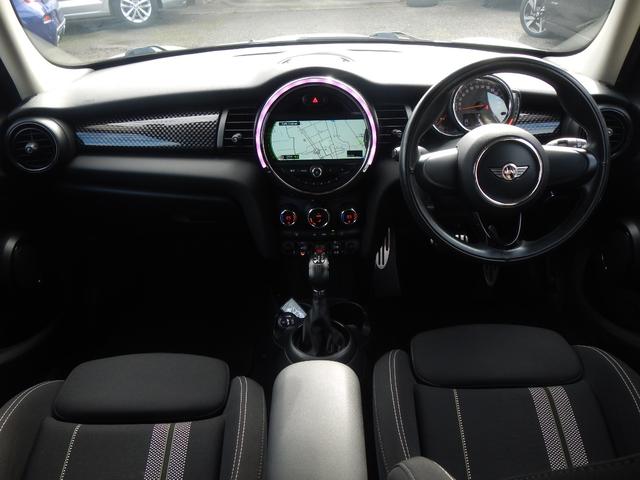 MINI クーパーS 純正ナビ・バックカメラ ミラーETC LED ブラックライトリング ユニオンテール 17ブラックAW コンフォートアクセス(2枚目)