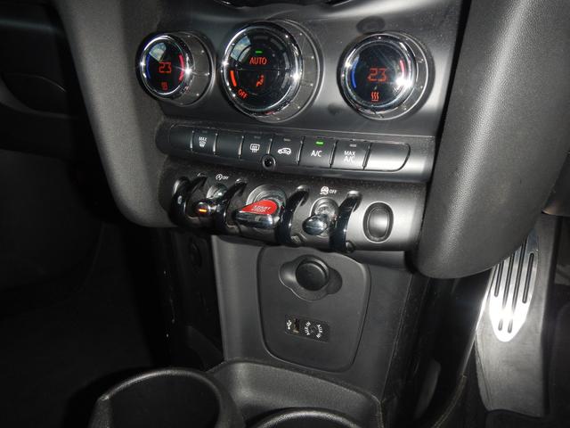 MINI クーパーS 純正ナビ・バックカメラ ミラーETC LED ブラックライトリング ユニオンテール 17ブラックAW コンフォートアクセス(15枚目)