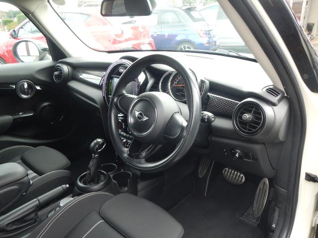 MINI クーパーS 純正ナビ・バックカメラ ミラーETC LED ブラックライトリング ユニオンテール 17ブラックAW コンフォートアクセス(19枚目)