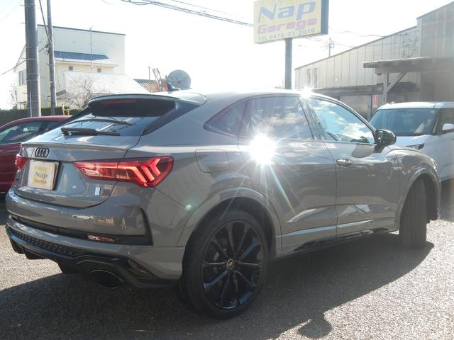 RS Q3 スポーツバック ベースグレード ベースグレード(5名)RSデザインPKG ブラックスタイリングPKG RSダンピングCLサスペンション RSスポーツエキゾースト RSバーチャルコックピット SONOS 21黒AW 赤キャリパー(9枚目)