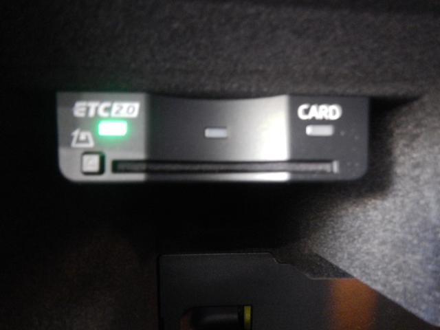 RS Q3 スポーツバック ベースグレード ベースグレード(5名)RSデザインPKG ブラックスタイリングPKG RSダンピングCLサスペンション RSスポーツエキゾースト RSバーチャルコックピット SONOS 21黒AW 赤キャリパー(21枚目)