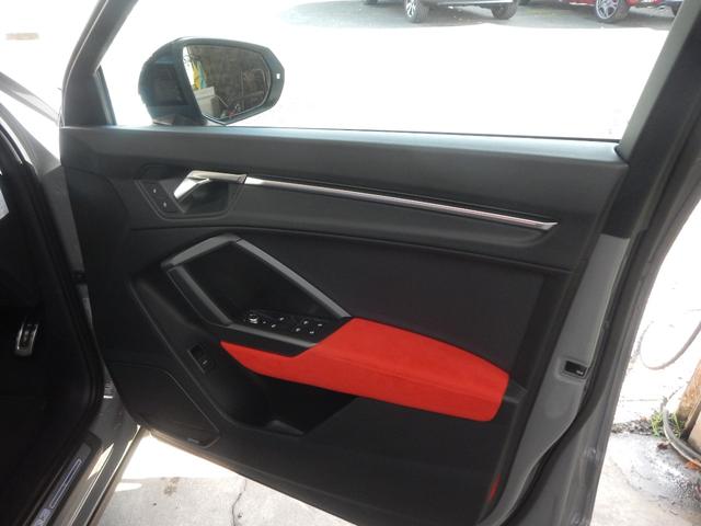 RS Q3 スポーツバック ベースグレード ベースグレード(5名)RSデザインPKG ブラックスタイリングPKG RSダンピングCLサスペンション RSスポーツエキゾースト RSバーチャルコックピット SONOS 21黒AW 赤キャリパー(22枚目)