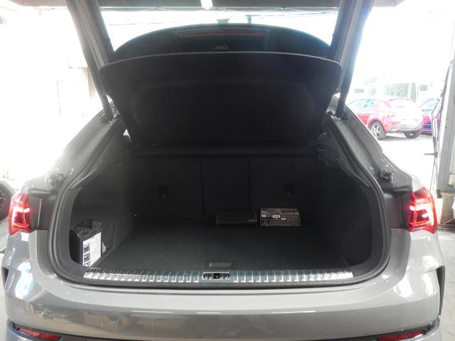 RS Q3 スポーツバック ベースグレード ベースグレード(5名)RSデザインPKG ブラックスタイリングPKG RSダンピングCLサスペンション RSスポーツエキゾースト RSバーチャルコックピット SONOS 21黒AW 赤キャリパー(29枚目)