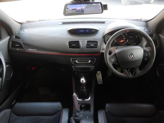 メガーヌ ルノー　スポール　２７３トロフィー２　限定車　アクラポヴィッチ製チタンマフラー　レザー＆アルカンタラコンビレカロＳ　６速ＭＴ　オートクルーズ　社外ドラレコ　純正オーディオ　純正１８ＡＷ（2枚目）