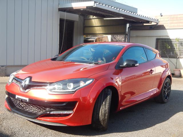 メガーヌ ルノー　スポール　２７３トロフィー２　限定車　アクラポヴィッチ製チタンマフラー　レザー＆アルカンタラコンビレカロＳ　６速ＭＴ　オートクルーズ　社外ドラレコ　純正オーディオ　純正１８ＡＷ（6枚目）