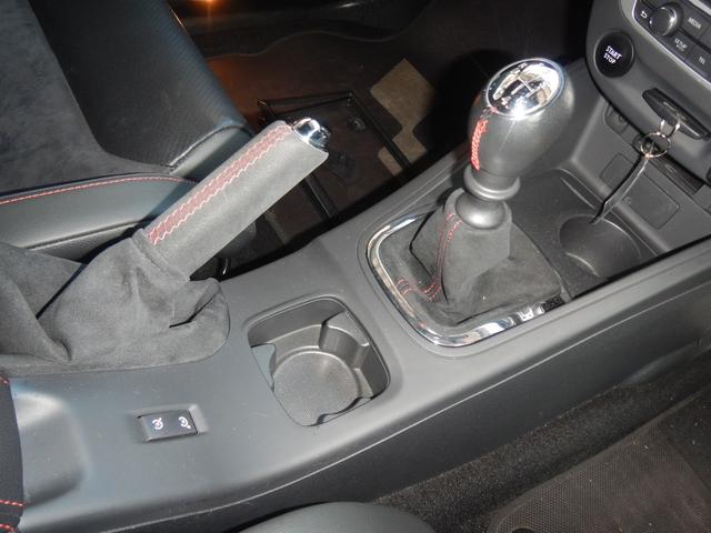 メガーヌ ルノー　スポール　２７３トロフィー２　限定車　アクラポヴィッチ製チタンマフラー　レザー＆アルカンタラコンビレカロＳ　６速ＭＴ　オートクルーズ　社外ドラレコ　純正オーディオ　純正１８ＡＷ（12枚目）