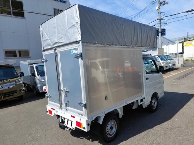 ＮＴ１００クリッパートラック ＤＸ　Ｄ型ＢＯＤＹ搭載タイプ・ＤＸ・２ＷＤ５ＭＴ・全高２．５ｍ・全長２．８ｍ・後部框取外しタイプ・庫内ＬＥＤ照明・フロアコンパネ・マットバイザー付き（8枚目）