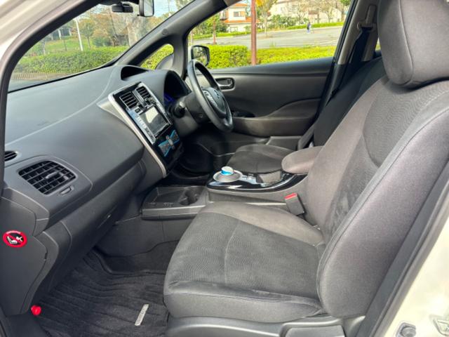 リーフ X サンクスエディション(30kwh) ナビ スマートキー 純正AW PS PW 充電ケーブル有(10枚目)