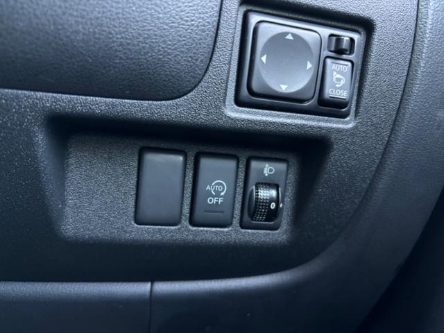 マーチ １２Ｘ　３０ｔｈハピネス　ＥＴＣ　エンジンプッシュスタート　電動格納ミラー　アイドリングストップ　スマートキー２個（28枚目）