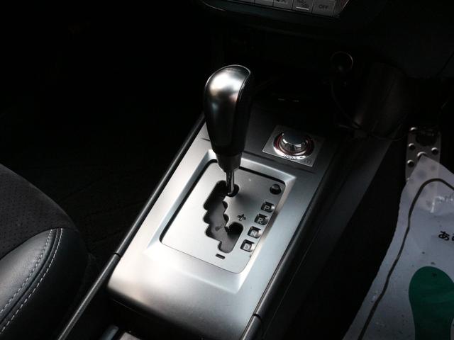 エクシーガ ２．０ＧＴアルカンターラセレクション　ＨＩＤ・電動半革シート・ＨＤＤナビ・Ｂｌｕｅｔｏｏｔｈ接続・フルセグ・フリップダウンモニター・ＳＴＩフロントエアロ＆ＳＴＩ１７ｉｎアルミ・バックカメラ・クルーズコントロール（50枚目）