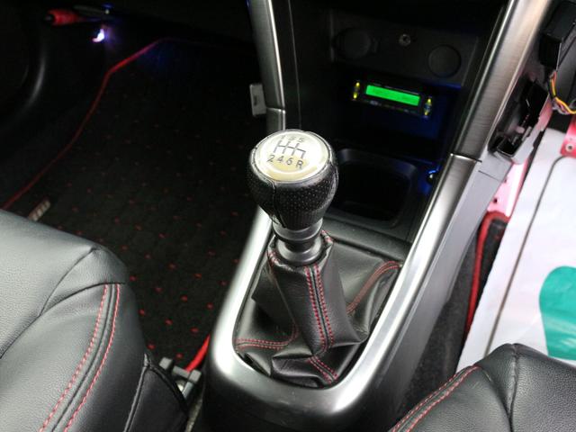 6速マニュアル☆ミッションの滑りも無く快適な走行が味わえます!