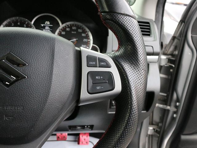 高速走行時にとても便利なクルーズコントロールも装備!長距離運転は本当に楽になります☆ライン付けの装備ですのであとからは追加できない装備です!!