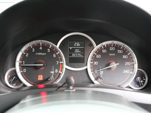 距離もまだまだ8.7万キロ!タイミングチェーン式のエンジンなので交換不要です★