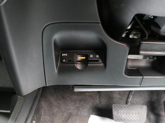 フィットハイブリッド ＸＨセレクション　ファインスタイル　ハーフレザーシート・Ｂｌｕｅｔｏｏｒｈ接続・フルセグ・シートヒーター・バックカメラ・クルーズコントロール・オートＡ／Ｃ・スマートキー・ＨＩＤヘッドライト・純正１５インチアルミ・パドルシフト・革巻きＨ（15枚目）