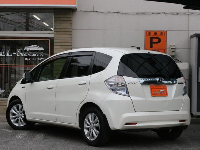 フィットハイブリッド ＸＨセレクション　ファインスタイル　ハーフレザーシート・Ｂｌｕｅｔｏｏｒｈ接続・フルセグ・シートヒーター・バックカメラ・クルーズコントロール・オートＡ／Ｃ・スマートキー・ＨＩＤヘッドライト・純正１５インチアルミ・パドルシフト・革巻きＨ（26枚目）