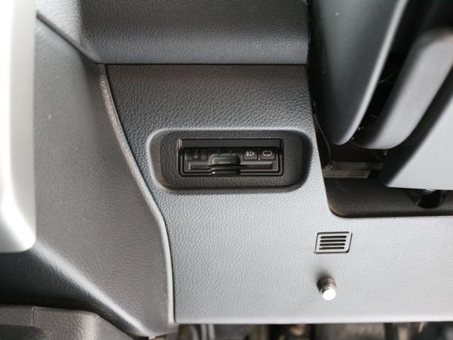 エクストレイル ２０Ｘｔ　後期型・ハイパールーフレール・カプロンシート・全席シートヒーター・Ｂｌｕｅｔｏｏｔｈ接続・バックカメラ・フルセグ・オールモード４Ｘ４・インテリキー・ＨＩＤヘッドライト・純正１５インチアルミ・ドアバイザ（16枚目）