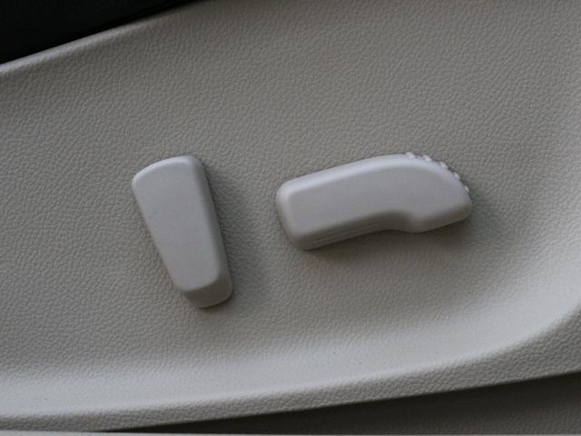 スカイライン 250GT 後期型・BLITZ車高調・電動シート・Bluetooth接続・サイド/バックカメラ・ETC・インテリキー・革調シートカバー・プッシュスタート・HIDヘッドライト・オートA/C・社外17インチアルミ(6枚目)