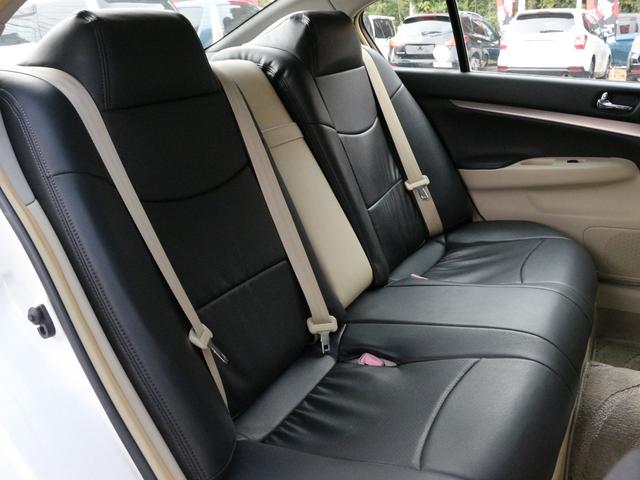 スカイライン 250GT 後期型・BLITZ車高調・電動シート・Bluetooth接続・サイド/バックカメラ・ETC・インテリキー・革調シートカバー・プッシュスタート・HIDヘッドライト・オートA/C・社外17インチアルミ(36枚目)