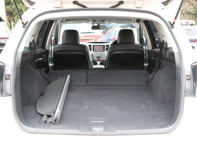 レガシィツーリングワゴン 2.5GT Sパッケージ 電動ハーフレザーシート・Bluetooth接続・FUJITSUBOマフラー・社外19インチアルミ・フロントエアロ・フリップダウンモニター・ETC・クルーズコントロール・スマートキー・パドルシフト(11枚目)