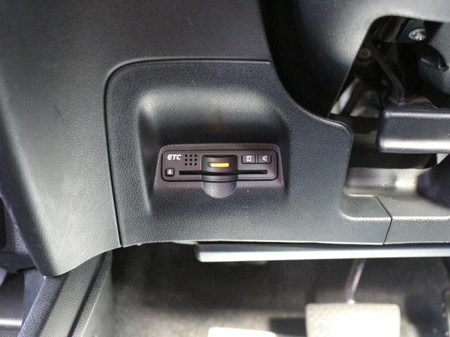 フィットハイブリッド ナビプレミアムセレクション　スカイルーフ・シートヒーター・Ｂｌｕｅｔｏｏｔｈ接続・バックカメラ・クルーズコントロール・コンフォートビューＰＫＧ・ＨＤＤナビ・ワンセグ・ＣＤ／ＤＶＤ再生・ＥＴＣ・ＨＩＤヘッドライト・パドルシフト（15枚目）