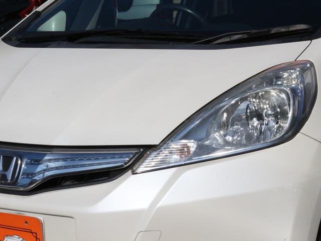 フィットハイブリッド ナビプレミアムセレクション　スカイルーフ・シートヒーター・Ｂｌｕｅｔｏｏｔｈ接続・バックカメラ・クルーズコントロール・コンフォートビューＰＫＧ・ＨＤＤナビ・ワンセグ・ＣＤ／ＤＶＤ再生・ＥＴＣ・ＨＩＤヘッドライト・パドルシフト（19枚目）