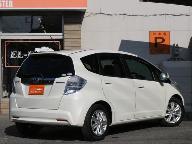 フィットハイブリッド ナビプレミアムセレクション　スカイルーフ・シートヒーター・Ｂｌｕｅｔｏｏｔｈ接続・バックカメラ・クルーズコントロール・コンフォートビューＰＫＧ・ＨＤＤナビ・ワンセグ・ＣＤ／ＤＶＤ再生・ＥＴＣ・ＨＩＤヘッドライト・パドルシフト（26枚目）