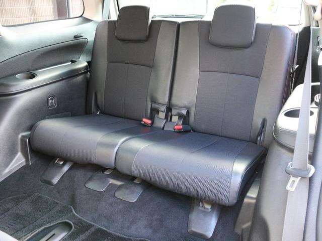 サードドシートも使用感も少なくグッドコンディション★