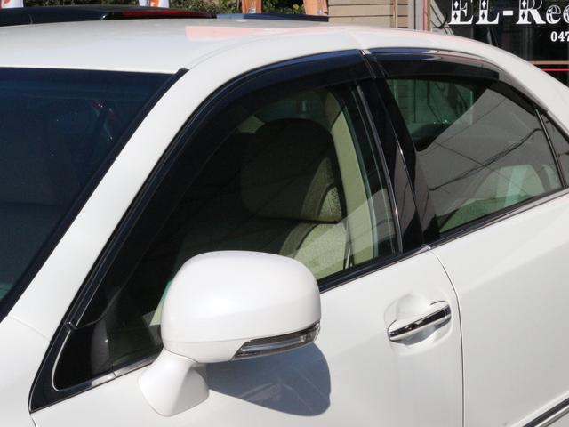 クラウン ロイヤルサルーン　スペシャルパッケージ　クルーズコントロール・スマートキー・ＨＩＤヘッドライト・純正１６インチアルミ・ドアバイザー・オートＡ／Ｃ・プッシュスタート・トランクイージークローザー（20枚目）