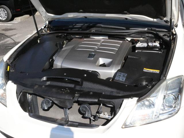 クラウン ロイヤルサルーン　スペシャルパッケージ　クルーズコントロール・スマートキー・ＨＩＤヘッドライト・純正１６インチアルミ・ドアバイザー・オートＡ／Ｃ・プッシュスタート・トランクイージークローザー（22枚目）