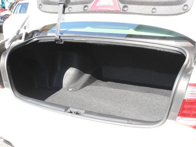 クラウン ロイヤルサルーン　スペシャルパッケージ　クルーズコントロール・スマートキー・ＨＩＤヘッドライト・純正１６インチアルミ・ドアバイザー・オートＡ／Ｃ・プッシュスタート・トランクイージークローザー（28枚目）