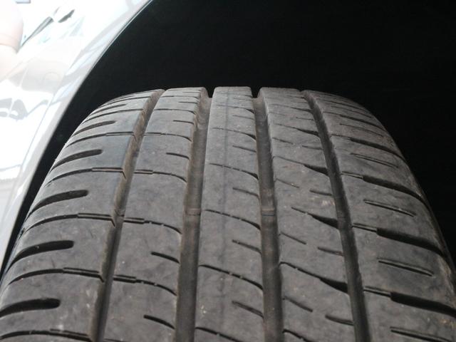 クラウン ロイヤルサルーン　スペシャルパッケージ　クルーズコントロール・スマートキー・ＨＩＤヘッドライト・純正１６インチアルミ・ドアバイザー・オートＡ／Ｃ・プッシュスタート・トランクイージークローザー（39枚目）