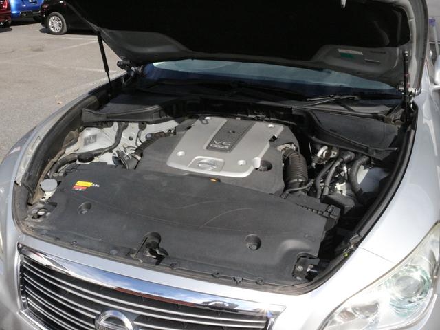 フーガ ３７０ＶＩＰ　全席電動本革シート・サイド＆バックカメラ・Ｂｌｕｅｔｏｏｔｈ接続・全席シートヒーター・エアシート・スマートキー・ＥＴＣ・追従クルーズコントロール・ドライブレコーダー・インテリキー・オートＡ／Ｃ・ＨＩＤ（27枚目）