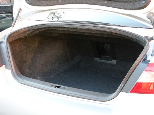 フーガ ３７０ＶＩＰ　全席電動本革シート・サイド＆バックカメラ・Ｂｌｕｅｔｏｏｔｈ接続・全席シートヒーター・エアシート・スマートキー・ＥＴＣ・追従クルーズコントロール・ドライブレコーダー・インテリキー・オートＡ／Ｃ・ＨＩＤ（34枚目）