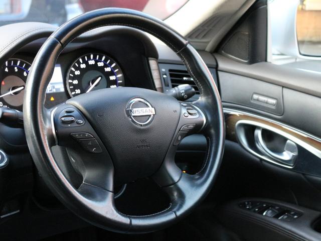 フーガ ３７０ＶＩＰ　全席電動本革シート・サイド＆バックカメラ・Ｂｌｕｅｔｏｏｔｈ接続・全席シートヒーター・エアシート・スマートキー・ＥＴＣ・追従クルーズコントロール・ドライブレコーダー・インテリキー・オートＡ／Ｃ・ＨＩＤ（42枚目）