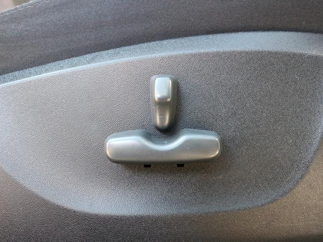 フォレスター 2.0XS 5速MT・Bluetooth接続・バックカメラ・クルーズコントロール・ETC・オートA/C・スマートキー・プッシュスタート・HIDヘッドライト・FUJITSUBOマフラー・純正17インチアルミ(11枚目)