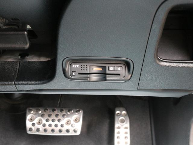 ＣＲ－Ｚ αブラックレーベル　バックカメラ・クルーズコントロール・スマートキー・ＣＤ／ＤＶＤ再生・ＥＴＣ・地デジ．・オートＡ／Ｃ・革巻きハンドル・ＨＩＤヘッドライト・純正１６インチアルミ・パドルシフト・ドアバイザー（13枚目）