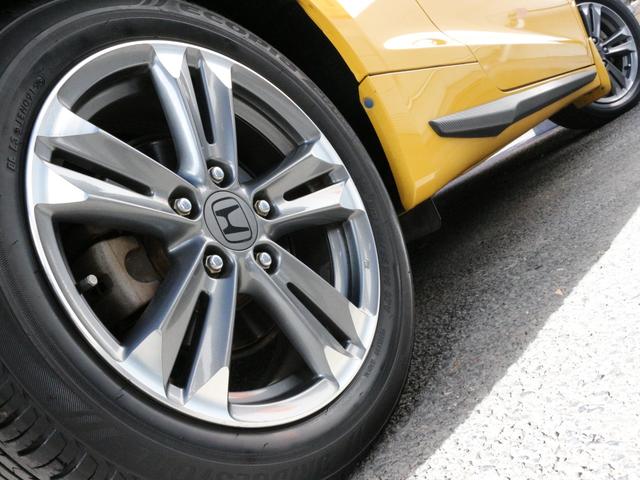 ＣＲ－Ｚ αブラックレーベル　バックカメラ・クルーズコントロール・スマートキー・ＣＤ／ＤＶＤ再生・ＥＴＣ・地デジ．・オートＡ／Ｃ・革巻きハンドル・ＨＩＤヘッドライト・純正１６インチアルミ・パドルシフト・ドアバイザー（18枚目）