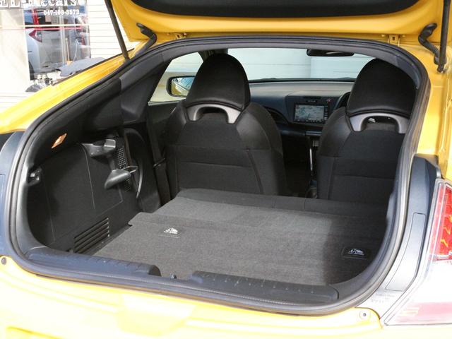 ＣＲ－Ｚ αブラックレーベル　バックカメラ・クルーズコントロール・スマートキー・ＣＤ／ＤＶＤ再生・ＥＴＣ・地デジ．・オートＡ／Ｃ・革巻きハンドル・ＨＩＤヘッドライト・純正１６インチアルミ・パドルシフト・ドアバイザー（28枚目）