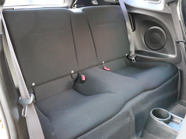 ＣＲ－Ｚ αブラックレーベル　バックカメラ・クルーズコントロール・スマートキー・ＣＤ／ＤＶＤ再生・ＥＴＣ・地デジ．・オートＡ／Ｃ・革巻きハンドル・ＨＩＤヘッドライト・純正１６インチアルミ・パドルシフト・ドアバイザー（32枚目）