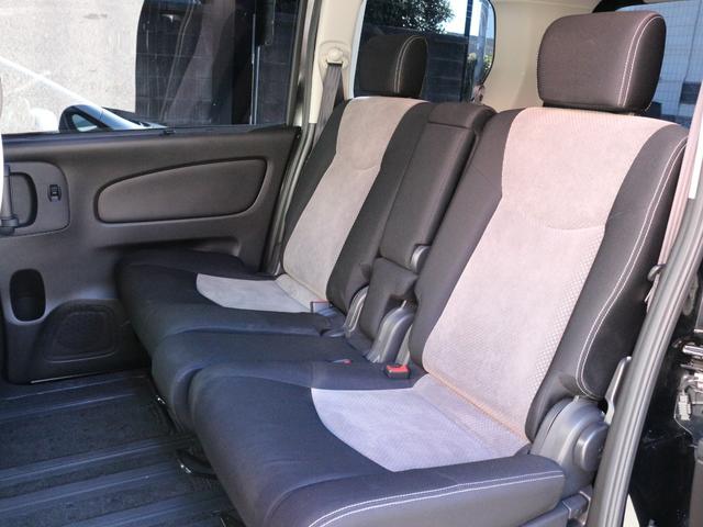 セレナ ライダー　ブラックライン　専用エアロ／シート／マフラー・両側電動スライドドア・Ｂｌｕｅｔｏｏｔｈ接続・バックカメラ・クルーズコントロール・インテリキー・オートＡ／Ｃ・ＨＩＤヘッドライト・車高調・ＲＡＹＳ製１８インチアルミ（6枚目）