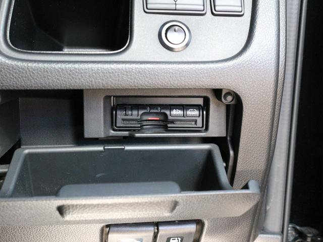 セレナ ライダー　ブラックライン　専用エアロ／シート／マフラー・両側電動スライドドア・Ｂｌｕｅｔｏｏｔｈ接続・バックカメラ・クルーズコントロール・インテリキー・オートＡ／Ｃ・ＨＩＤヘッドライト・車高調・ＲＡＹＳ製１８インチアルミ（16枚目）