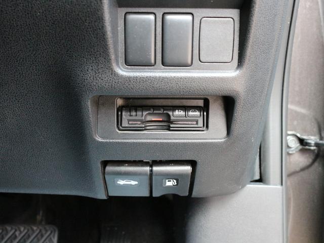 ジューク 15RX ドライブレコーダー・メモリーナビ・ワンセグ・ETC・キーレス・純正17インチアルミ・ドアバイザー・オートA/C・革巻きハンドル・Wエアバック・プライバシーガラス(13枚目)